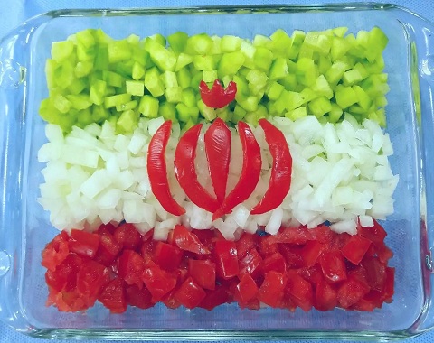 ساخت خوراکی با طرح پرچم کشورعزیزمان و ترسیم نقاشی بمناسبت دهه مبارک فجر